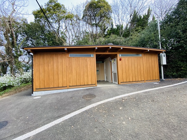 青野山山頂　公衆トイレ