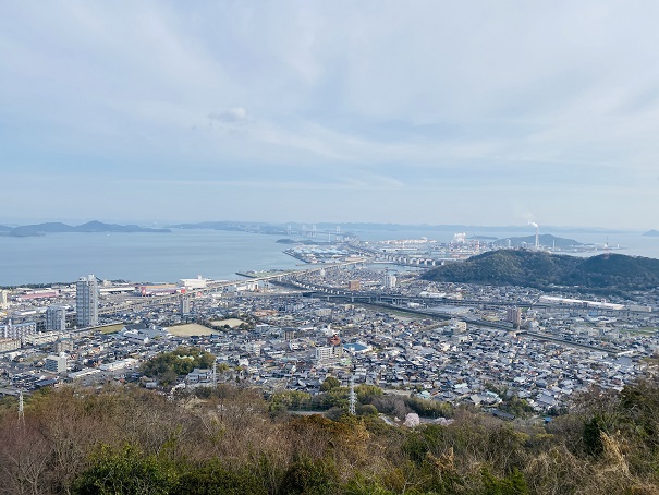 青野山山頂　展望台から見える景色　瀬戸大橋