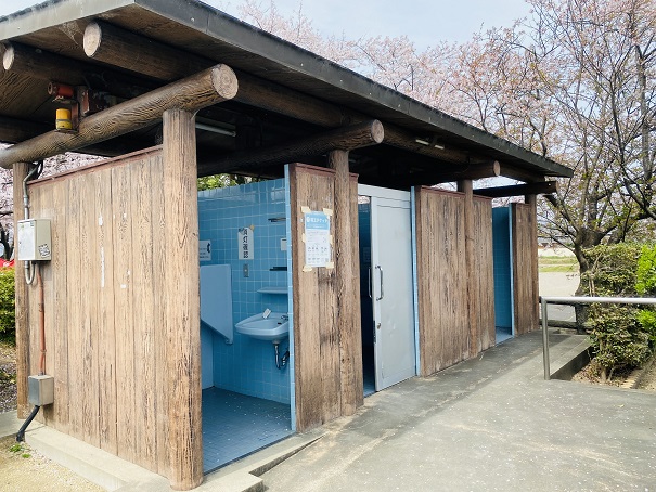 財田川水辺公園　西側トイレ