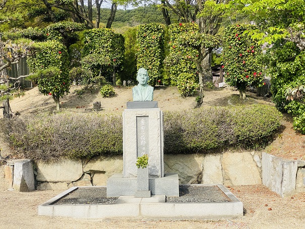 聖通寺　平田三次郎の像