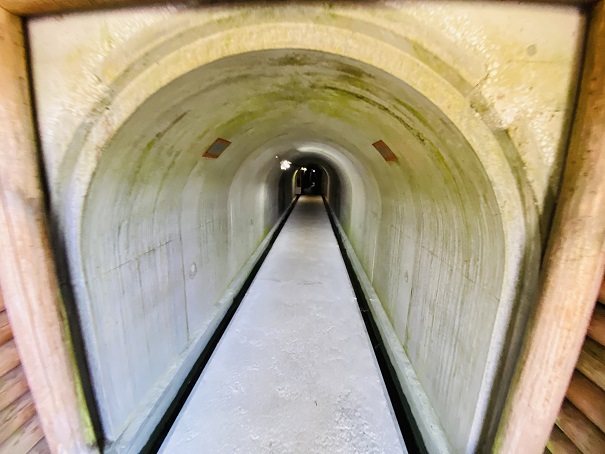 吹屋銅山笹畝坑道　最初のトンネル