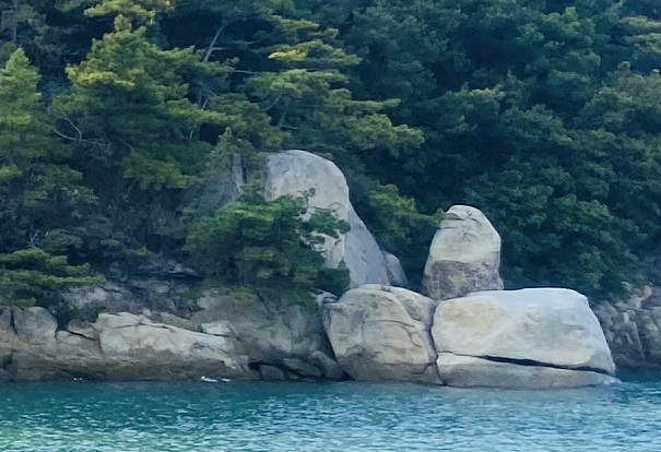 沙弥島　人麿岩