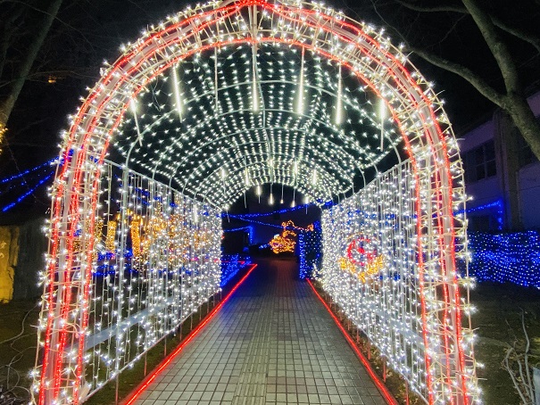 四国学院大学クリスマスイルミネーション　光のトンネル