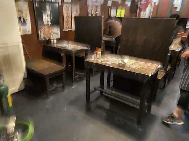 寺岡商店 丸亀本店店内風景と座席