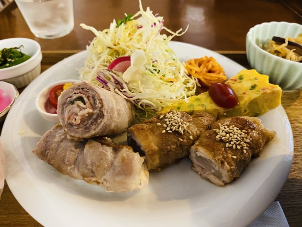 トナリ ～cafe＆lunch～肉巻