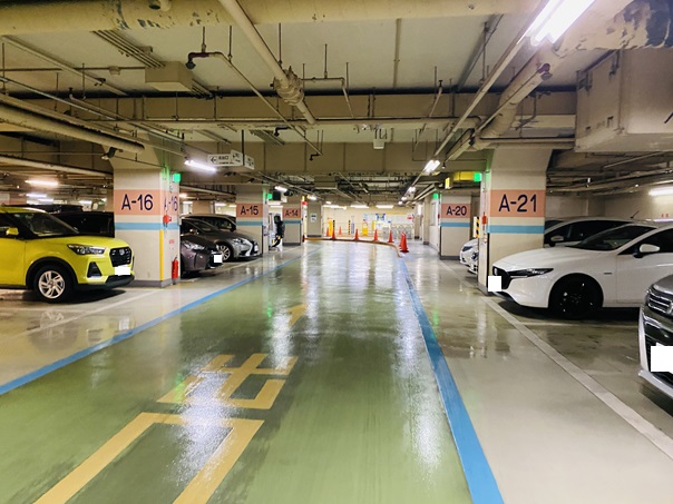 丸亀駅地下駐車場