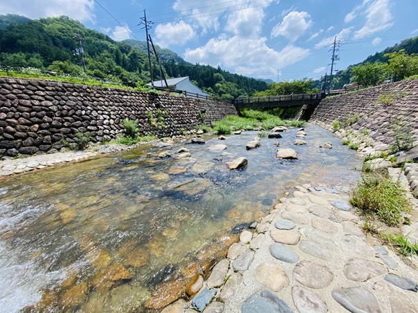 後山川　橋の方向