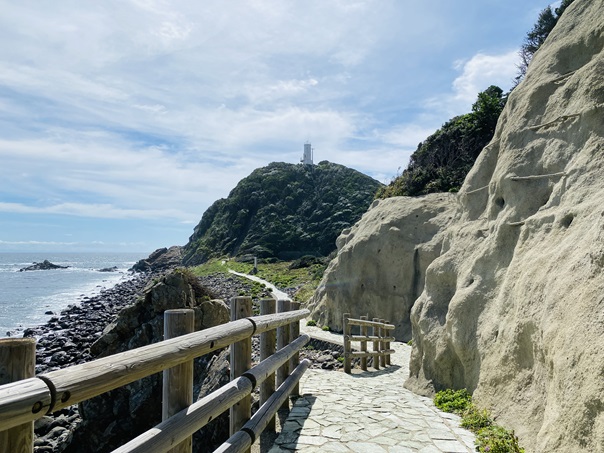 蒲生田岬　灯台までの遊歩道