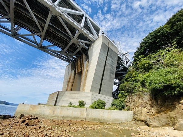 櫃石島　島の南の橋脚