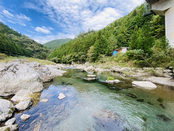 赤子水辺広場　川遊び