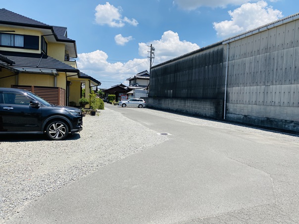 なかむらうどん　駐車場店前