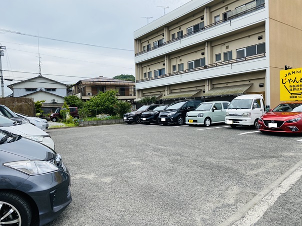 じゃんめん高松東店　駐車場