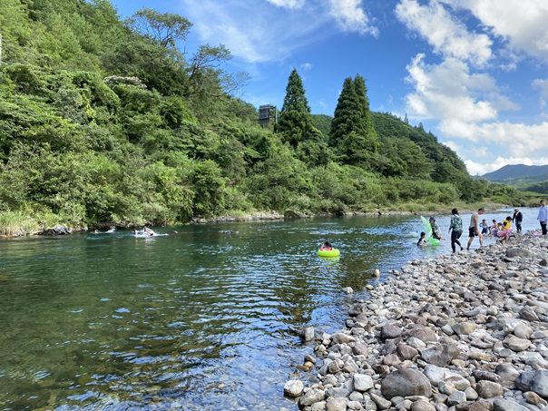 米の川城ハナ公園　川遊び