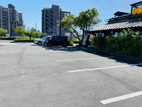 吾割食堂 宇多津店駐車場