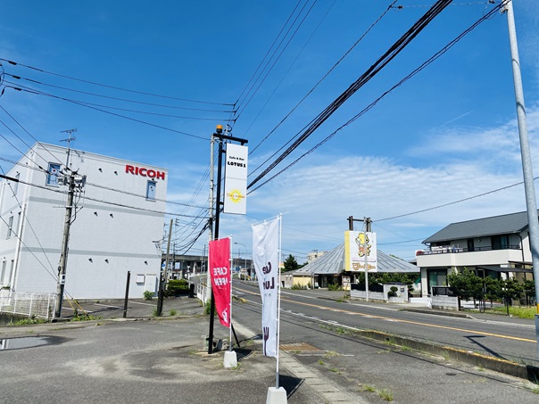 cafe&bar LOTUS1(ロータスワン)看板