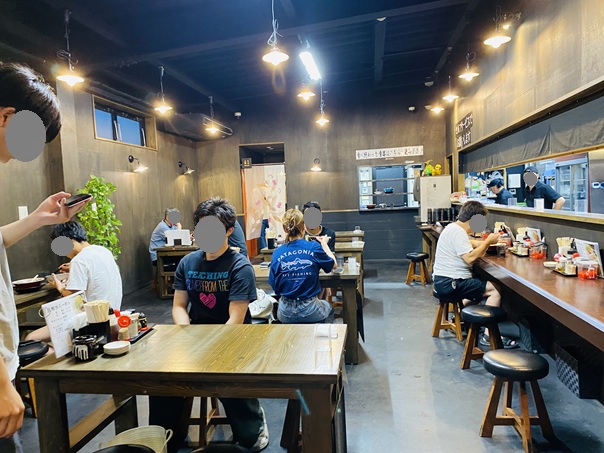 たでや　店内風景