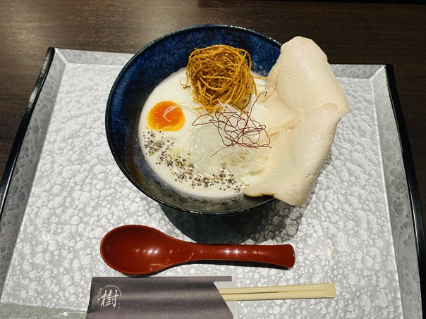 骨付き鶏 樹 丸亀店 鶏白湯麺