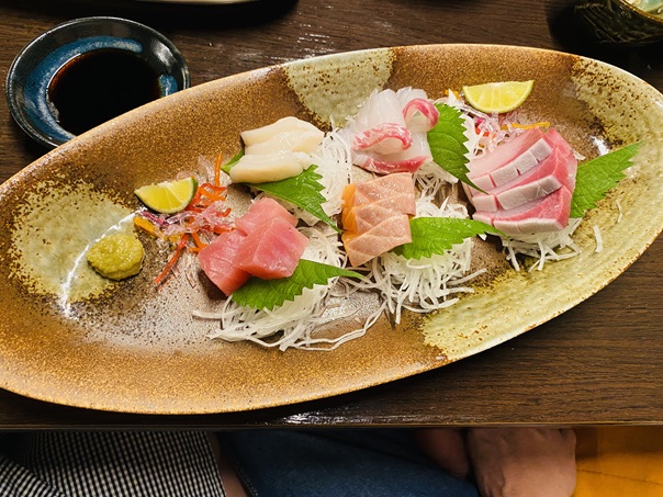 甘味居酒屋一鈴　刺身盛り合わせ