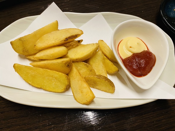 甘味居酒屋一鈴　ポテトフライ