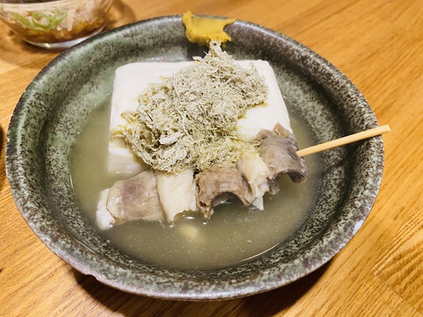 おでん　豆腐と牛すじ