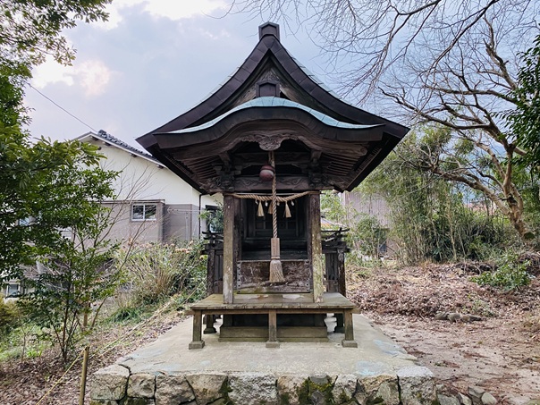 三朝神社　境内社