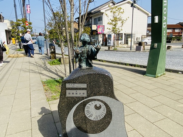 水木しげるロード　手の目