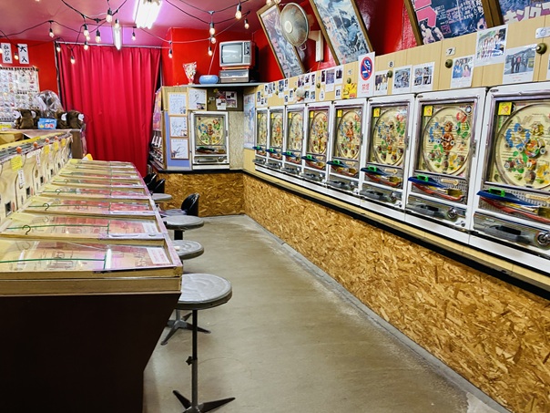 泉娯楽場　店内