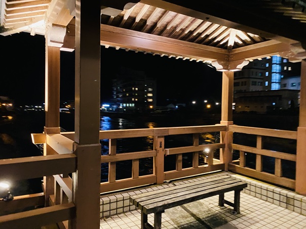恋谷橋　東屋