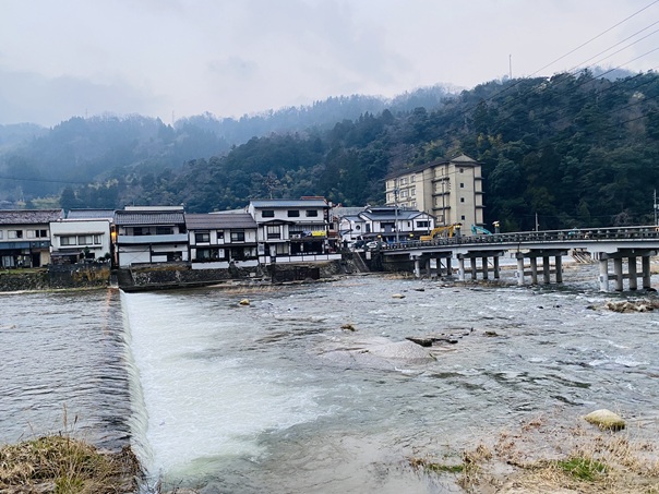 三朝川