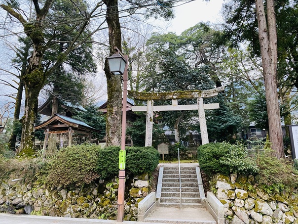 三朝神社