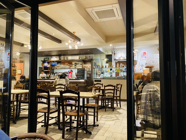 PIZZERIA AL CENTRO（ﾋﾟｯﾂｪﾘｱｱﾙﾁｪﾝﾄﾛ）店内2