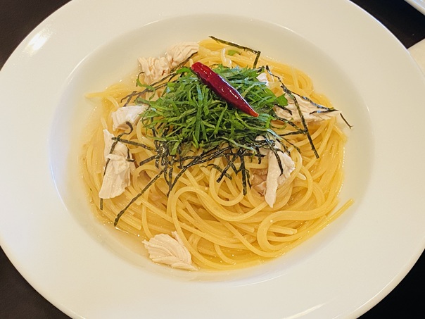 CAFFE MOTORE(カフェモトーレ)　ささみと大葉の和風ペペロンチーノ