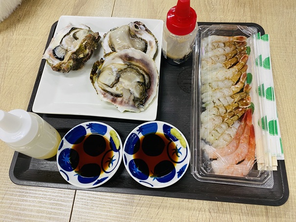 境港水産物直売センター　牡蠣と甘エビ