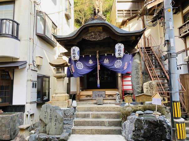 湯原温泉薬師堂