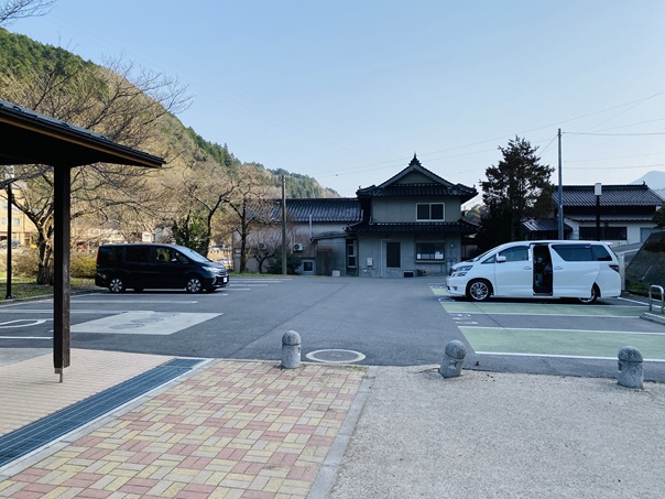 湯原湯っ足り広場　駐車場