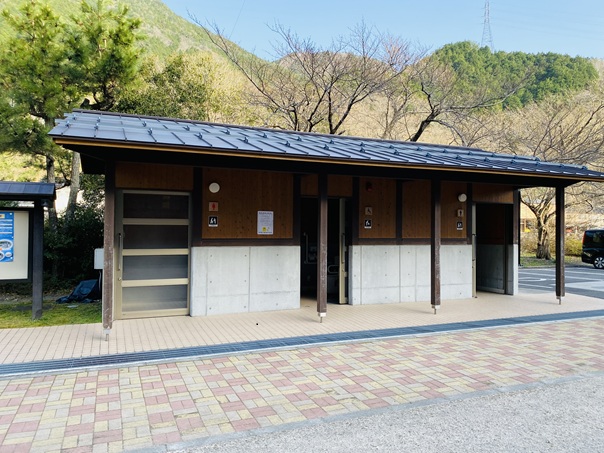 ゆばら湯っ足り広場　トイレ