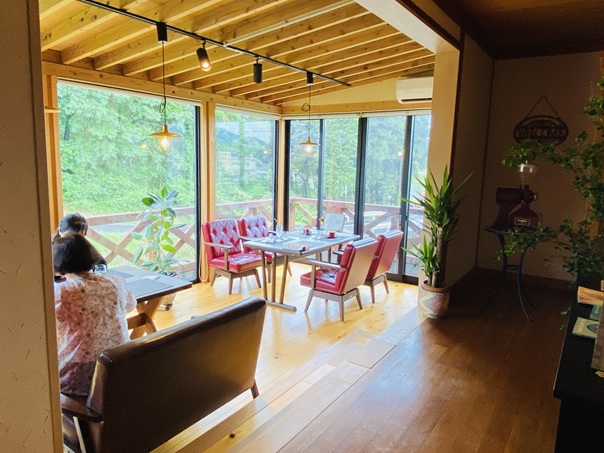 和モダンCAFE CLASSIC　テラス席