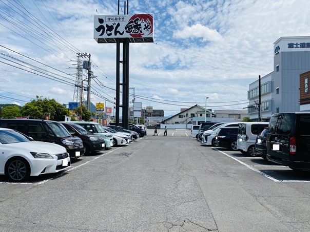 焼き鳥 梵天丸 駐車場
