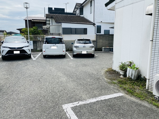 割烹居酒屋 隼　駐車場 