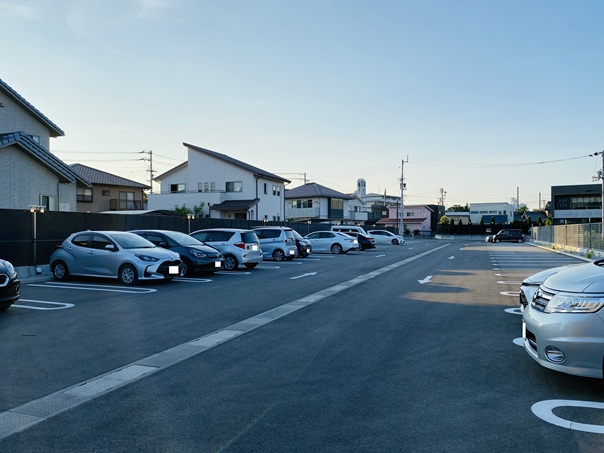 姿すし三四郎　駐車場
