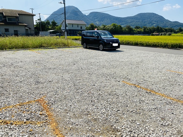 宙想　駐車場