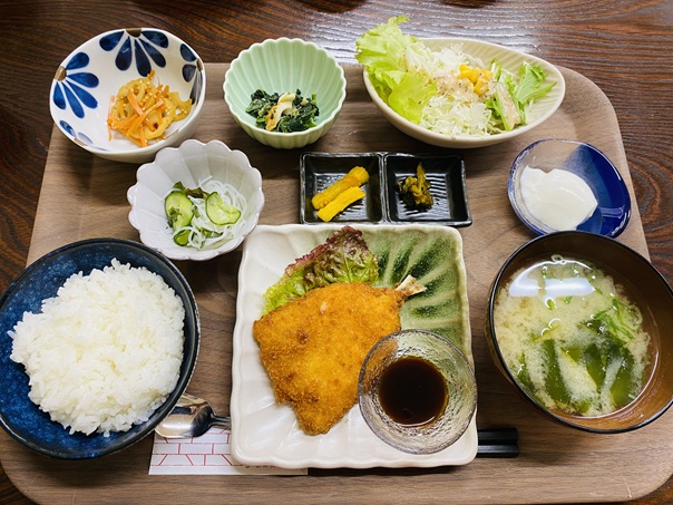 宙想　アジフライ定食