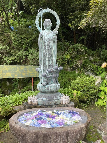 雲辺寺 水子地蔵あじさい