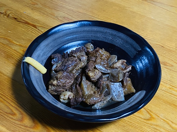 居酒屋・中華そば 二代目 味見亭　牛スジコン煮