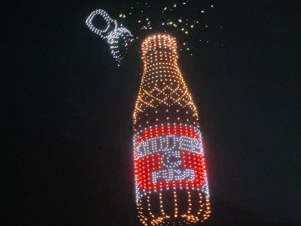 にし阿波の花火　オロナミンC　ドローンショー