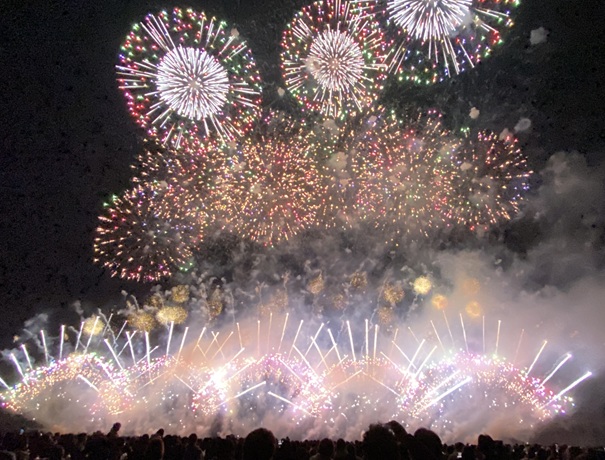 にし阿波の花火　