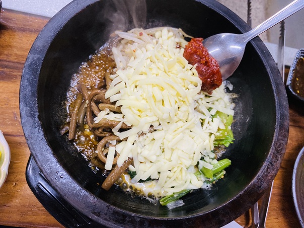 炭火焼いこい　石焼きチーズビビンバ