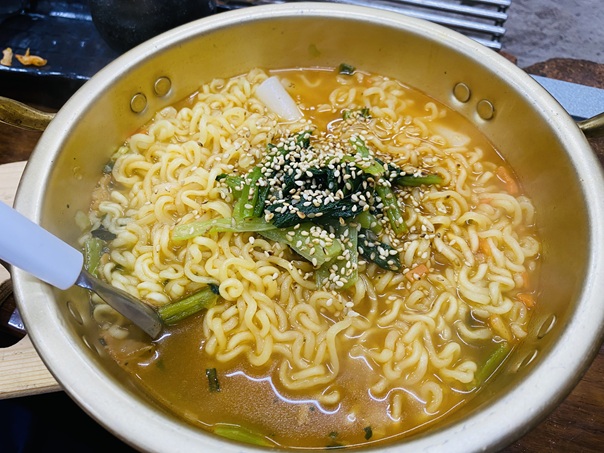 炭火焼いこい　キムチラーメン