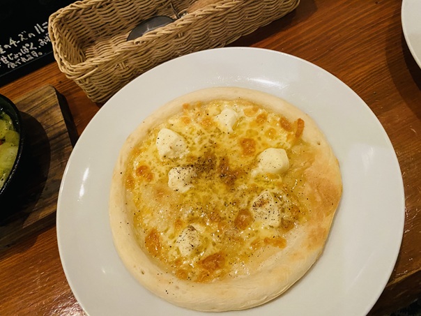 Dann　2種のチーズのハニーピザ