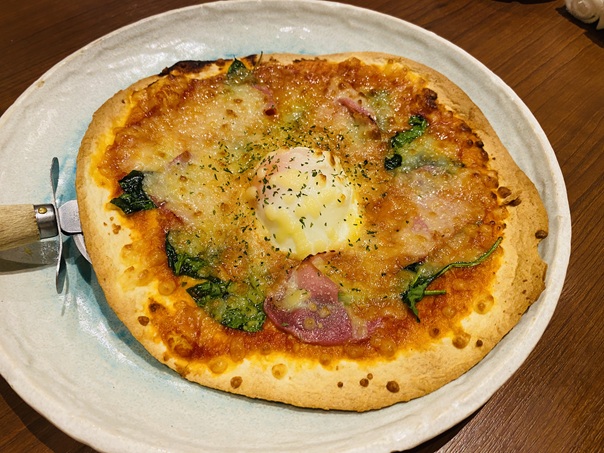 生ハムとほうれん草のマルゲリータ